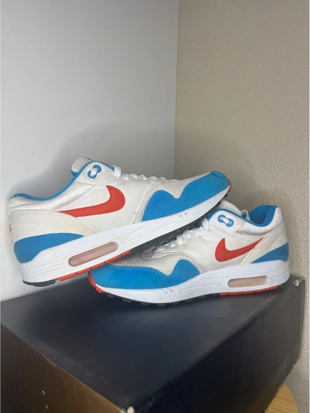 Nike Air Max 1 White Blue Orange Men’s Size 8.5 Sneakers Used w/ Box & Suede Bag